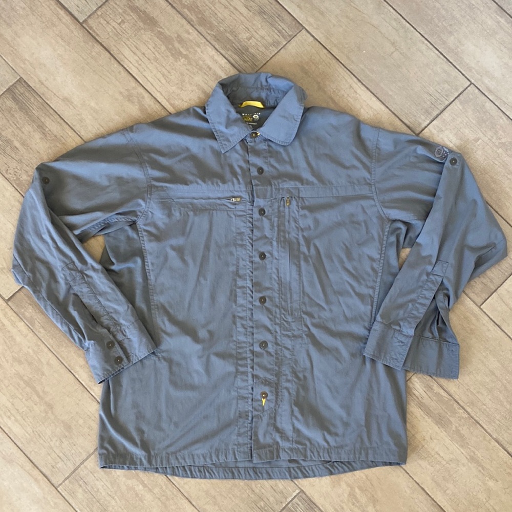 Mountain Hardware hiking shirt Grey SZ medium